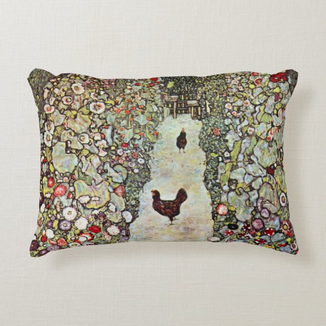 Gartenweg mit Hühnern, Gustav Klimt, Jugendstil Dekokissen (Vorderseite)