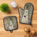 Gartenweg mit Hühnern, Gustav Klimt, Jugendstil Ofenhandschuh & Topflappen-Set<br><div class="desc">Der Gartenweg mit Hühnern (1916) von Gustav Klimt ist ein Vintages Viktorianisches Kunstmalerei aus der Zeit des Symbolismus. Eine Naturlandschaft mit Hühnern im Garten im Garten der Gartenanlage. Über den Künstler: Gustav Klimt (1862-1918) war ein österreichischer Symbolik-Maler und einer der prominentesten Mitglieder der Wiener Jugendstil-Bewegung.</div>