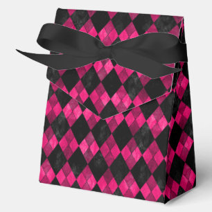 Gastgeschenk mit rosa und schwarzer Raute Geschenkschachtel