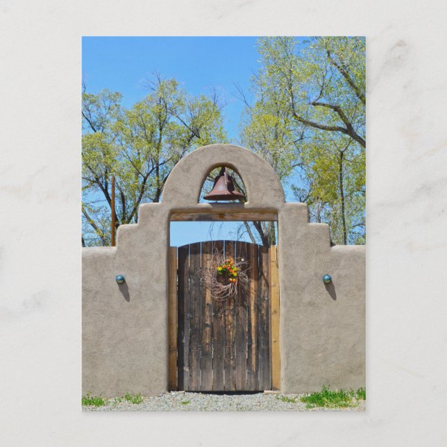 Gate in Adobe Wall, New Mexico Postkarte (Vorderseite)