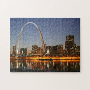 Gateway Arch St. Louis Mississippi bei Nacht