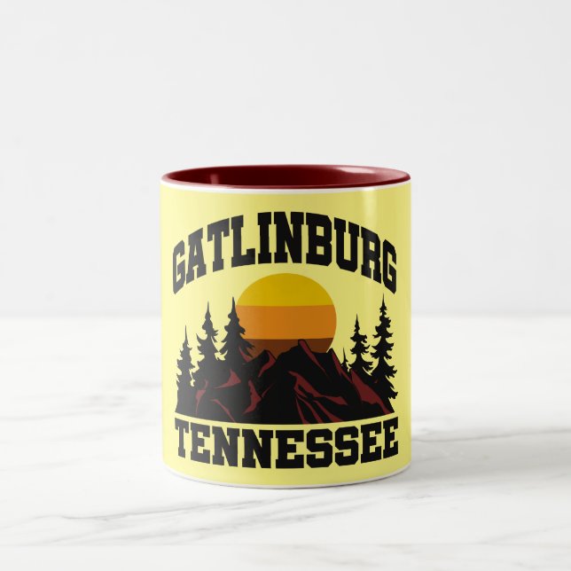 Gatlinburg, Tennessee Zweifarbige Tasse (Mittel)