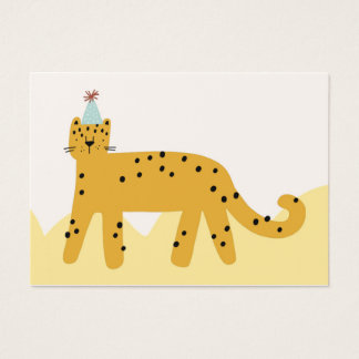 Gato cumpleañero con tonos amarillos