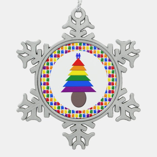 Gay Men Rainbow Christmas Tree und Presents Schneeflocken Zinn-Ornament (Vorderseite)