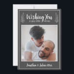 Gay Olde Christmas LGBTQ Chalkboard Weihnachten<br><div class="desc">Feiern Sie mit dieser personalisierten Weihnachtskarte Ihre Liebe und wünschen Sie Freunden und Familie viel Spaß. Fügen Sie Ihr Foto und Ihre benutzerdefinierte Nachricht auf der Rückseite ein.</div>