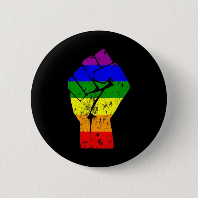 Gay Pride der Faust-Regenbogenflagge Button (Vorderseite)