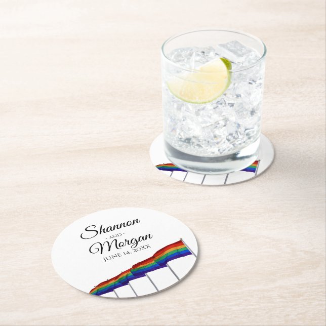 Gay Pride Rainbow Flags LGBTQ Hochzeit Runder Pappuntersetzer (Vor Ort)