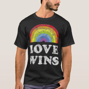 Gay Pride Rainbow Liebe gewinnt LGBTQ CSD Gay Flag T-Shirt