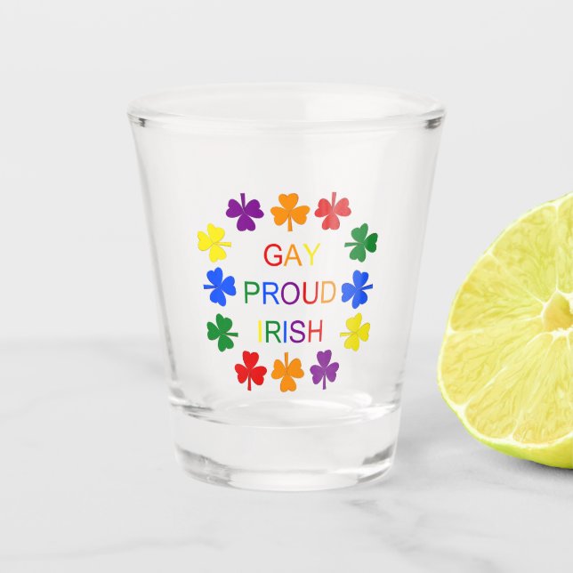 Gay Proud Irish LGBT Rainbow Kleeblatts Schnapsglas (Vorderseite)