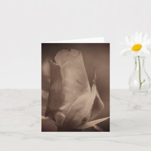 Gealterte Vintage-Sepia-Rosenknospen-Blütennote Karte