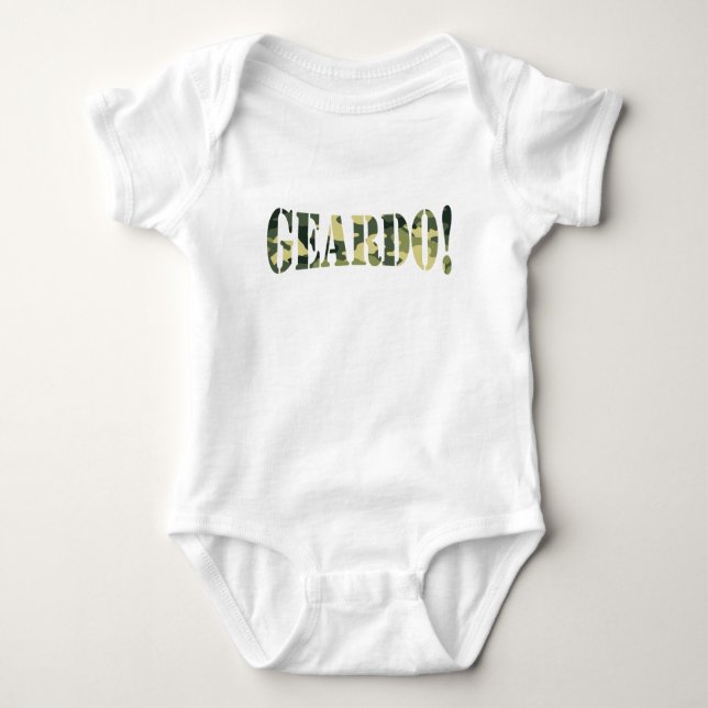 GEARDO! CAMOUFLAGE BABY STRAMPLER (Vorderseite)