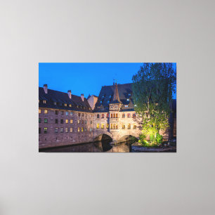 Gebäude an der Wasserfront in Nürnberg Leinwanddruck