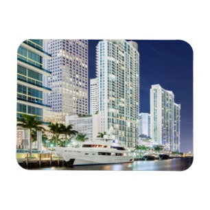 Gebäude entlang dem Miami-Fluss Riverwalk Magnet