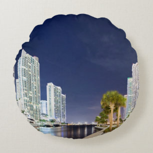 Gebäude entlang dem Miami-Fluss Riverwalk Rundes Kissen