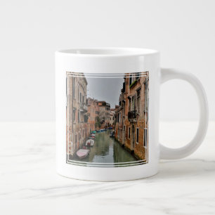 Gebäude entlang der Kanäle von Venedig Jumbo-Tasse