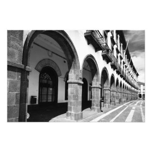 Gebäude mit Bogenbogen Fotodruck