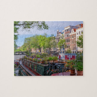 Gebäude und Kanal in Amsterdam, Niederlande