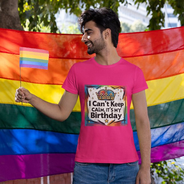 "Gebaut anders seit [Jahr]", benutzerdefinierter T T-Shirt (Von Creator hochgeladen)