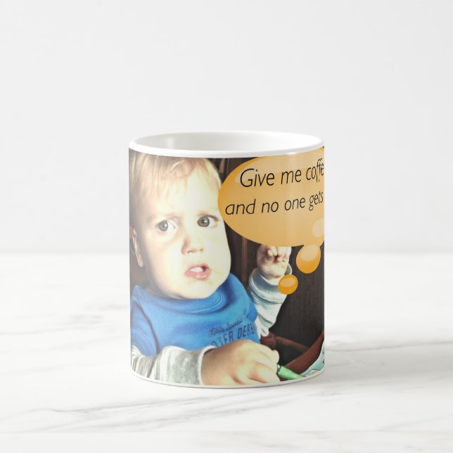 Geben Sie mir Kaffee und niemand erhält verletzte Kaffeetasse (Mittel)