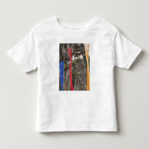 Gebetsfahnen hängen nahe Taktshang Kleinkind T-shirt