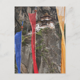 Gebetsfahnen hängen nahe Taktshang Postkarte