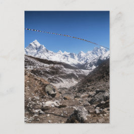 Gebetsfahnen & Schneeberge (Himalaya) Postkarte