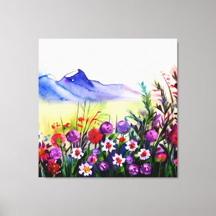 Gebiet der Wildblumen am Fuße eines Berges Leinwanddruck
