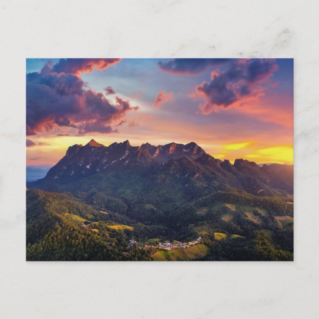 Gebirge bei Sonnenuntergang Postkarte (Vorderseite)