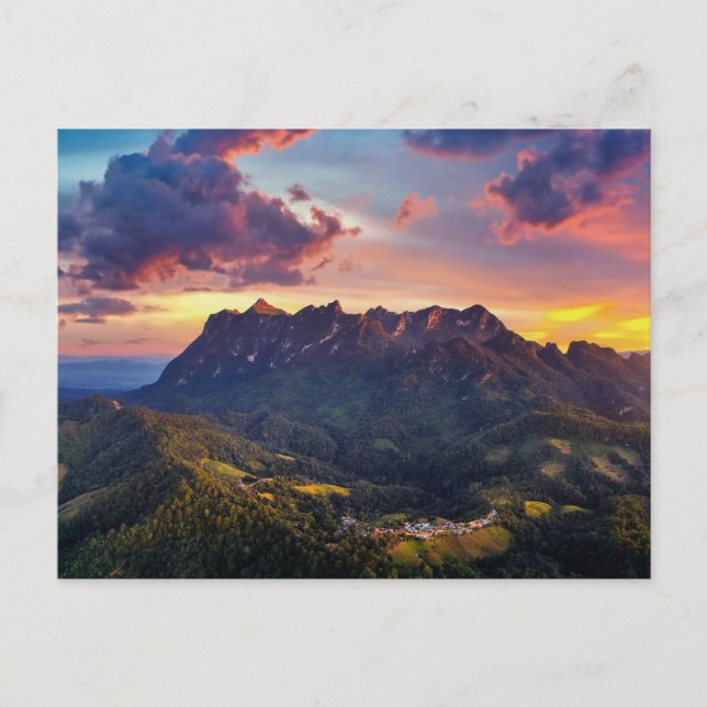 Gebirge bei Sonnenuntergang Postkarte (Vorderseite)