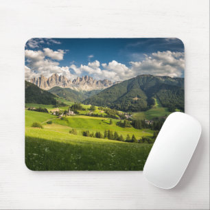 Gebirge   Funes Valley, Dolomiten, Italien Mousepad