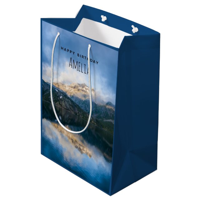 Gebirge und See Landschaftliche Natur Foto Geburts Mittlere Geschenktüte (Rückseite Schrägansicht)