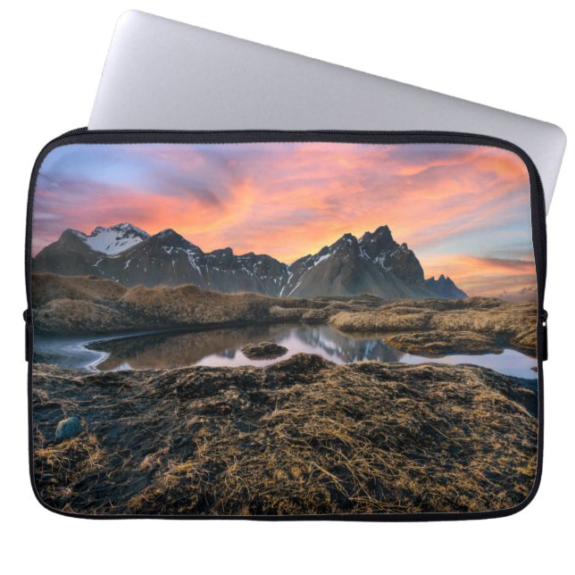 Gebirge | Vesturhorn Mountain Island Laptopschutzhülle (Vorderseite)