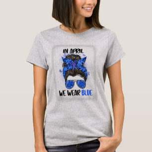 Gebleicht im April tragen wir Blue Messy Bun Lunch T-Shirt