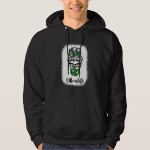 gebleicht Messy Bun Hair Tragen Fußball Sonnenbril Hoodie