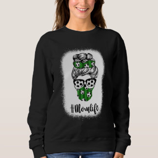 gebleicht Messy Bun Hair Tragen Fußball Sonnenbril Sweatshirt