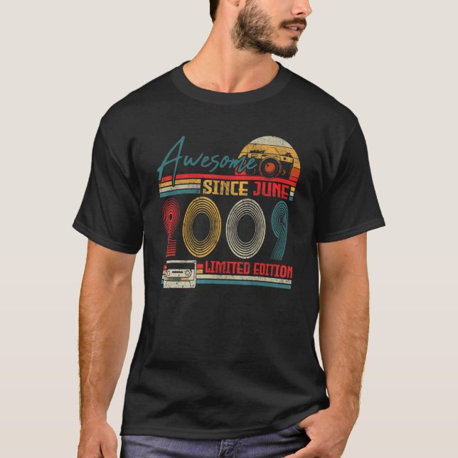 Geboren 2009 Phantastisch seit Juni 2009 13 Jahre  T-Shirt (Vorderseite)