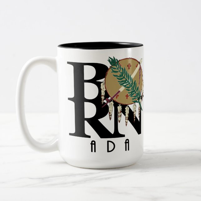 GEBOREN Ada Oklahoma 15oz Zweifarbige Tasse (Links)