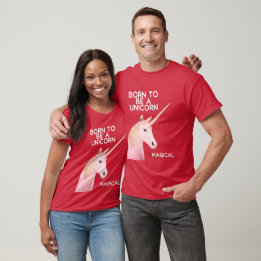 Geboren, ein Einhornstatuenkopf und eine magische T-Shirt