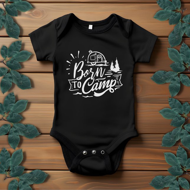 Geboren für Camp Typografie Unisex | Light Gray Baby Strampler (Von Creator hochgeladen)