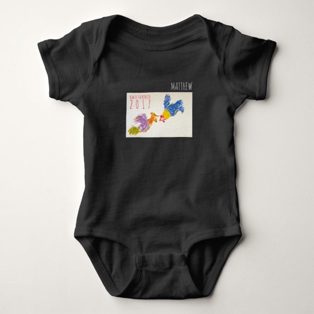 Geboren Hahn-Jahr-im personalisierten Baby Strampler (Vorderseite)