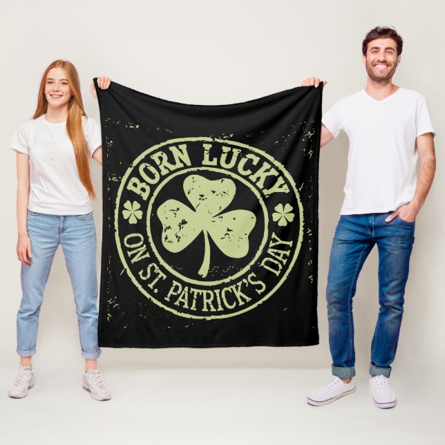 Geborenes Glück am St. Patrick's Day Fleecedecke (Beispiel)