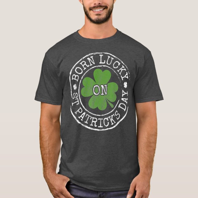 Geborenes Glück am St Patricks Day Irish Cloues am T-Shirt (Vorderseite)