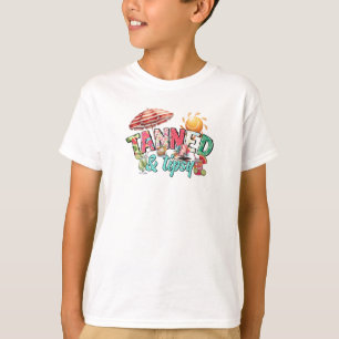 Gebräunt und beschwipst Spaßige Sommer-Strand-Vibe T-Shirt