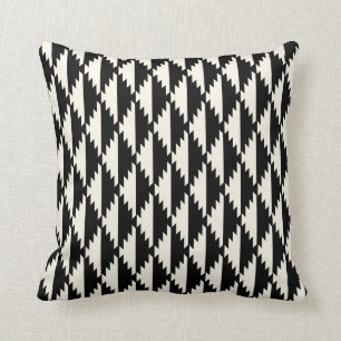 Gebürtiger Diamant-Stammes- Muster-Schwarzes und Kissen