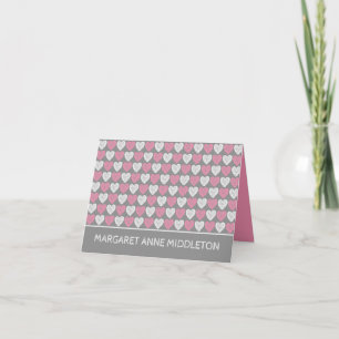 Geburtsanzeige mit rosa und weißen Herzen auf grau