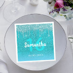 Geburtstag aquamariner Glitzer blaugrünes Aqua Mon Serviette<br><div class="desc">Eine elegante und glamouröse süße 16. (oder jedes Alter) Geburtstagsserviette. Aquamarine,  blaugrüne Imitate mit Farbverlauf Glitzer Hintergrund. Dekoriert mit Imitaten Glitzer Tropfen,  Farbe Tropfausdruck aussehen. Personalisieren und fügen Sie einen Namen,  Alter 16 und ein Datum. Weiße und aquamarine Buchstaben. Der Name wird mit einem handgeschriebenen Stilskript geschrieben.</div>