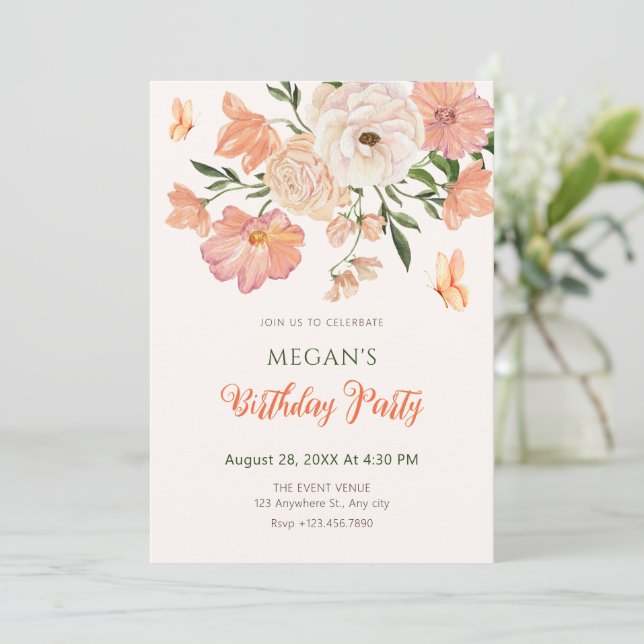 Geburtstag der Peach floral Einladung (Stehend Vorderseite)