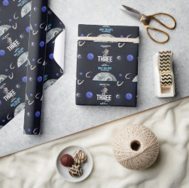 Geburtstag eines Astronauten im Weltraum in jedem Geschenkpapier