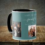 Geburtstags-Foto die besten Freunde benennen grüne Tasse<br><div class="desc">Ein Geschenk von Freunden für den 21. Geburtstag einer Frau, die ihr Leben mit 3 Fotos von ihr, ihren Freunden, ihrer Familie, ihrem Interesse oder ihren Haustieren feiert. Personalisieren und fügen Sie ihren Namen, Alter 21 und Ihre Namen. Ein grüner, dunkelzyanfarbener Hintergrund. Ihr Name ist mit einem modernen handgeschriebenen Stilskript...</div>