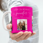 Geburtstags-Foto-Freund nennt heiß rosa Kaffeetasse<br><div class="desc">Ein Geschenk von Freunden für den 21. Geburtstag einer Frau, die ihr Leben mit 3 Fotos von ihr, ihren Freunden, ihrer Familie, ihrem Interesse oder ihren Haustieren feiert. Personalisieren und fügen Sie ihren Namen, Alter 21 und Ihre Namen. Ein trendiger, rosa Hintergrund. Ihr Name ist mit einem modernen handgeschriebenen Stilskript...</div>